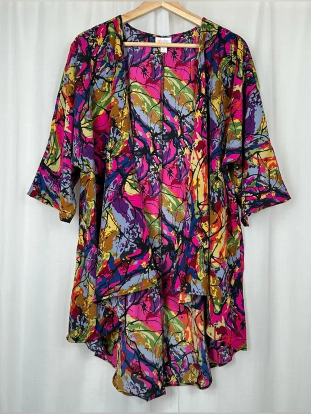 LuLaRoe Lindsay Kimono Cardigan Cover Up M Abstract Pink Purple Vibrant Colorful
